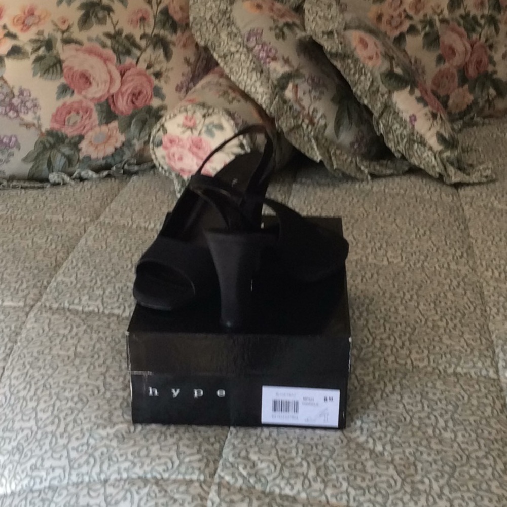 Hype black pump